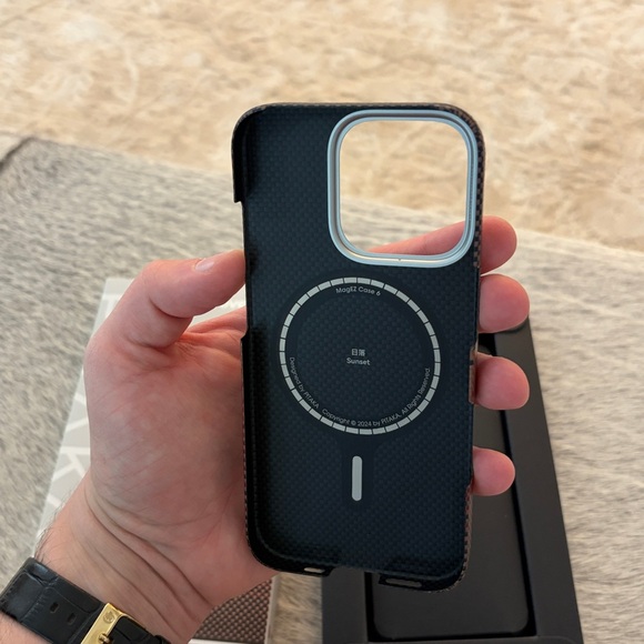 NWT Apple PITAKA iPhone 16Pro 6.3” Aramid Fiber Case, luxury, lightweight/slim - Picture 8 of 12